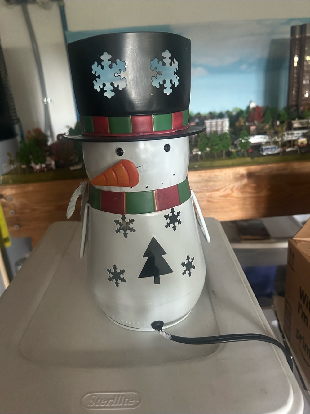 Scentsy White Snowman Lamp with Black Hat and Red & Green Scarf